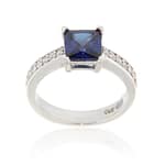 Pearlz Ocean Blue & White CZ Ring for Women – 7mm Princess Cut Tanzanite CZ with White CZ Accents – 925 Sterling Silver Elegant Gift Jewelry